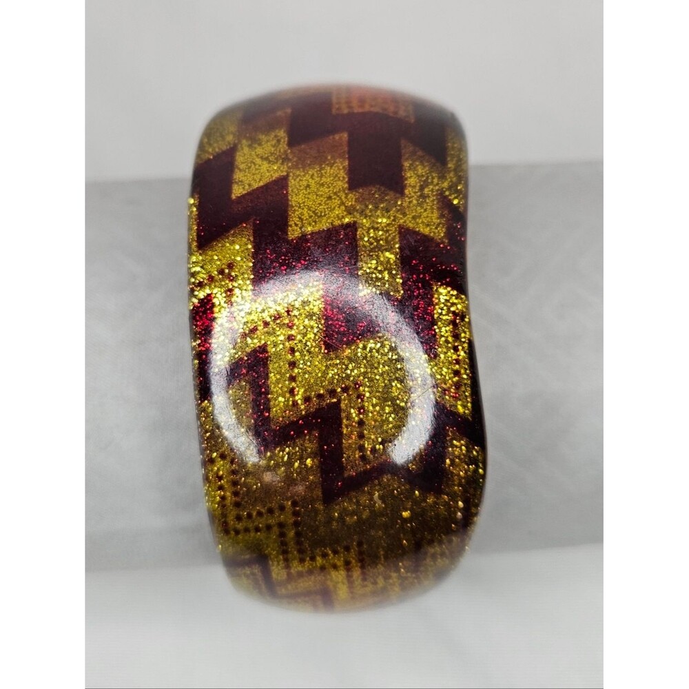 Gold & Burgundy Glitter Chevron Resin Bangle – Bold Statement Bracelet Y2K